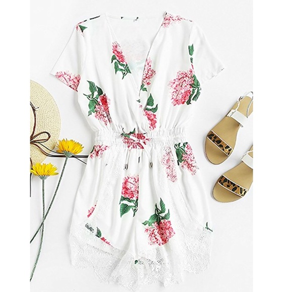 Beautiful women wrap front floral jumpsuit - Picture 5 of 7